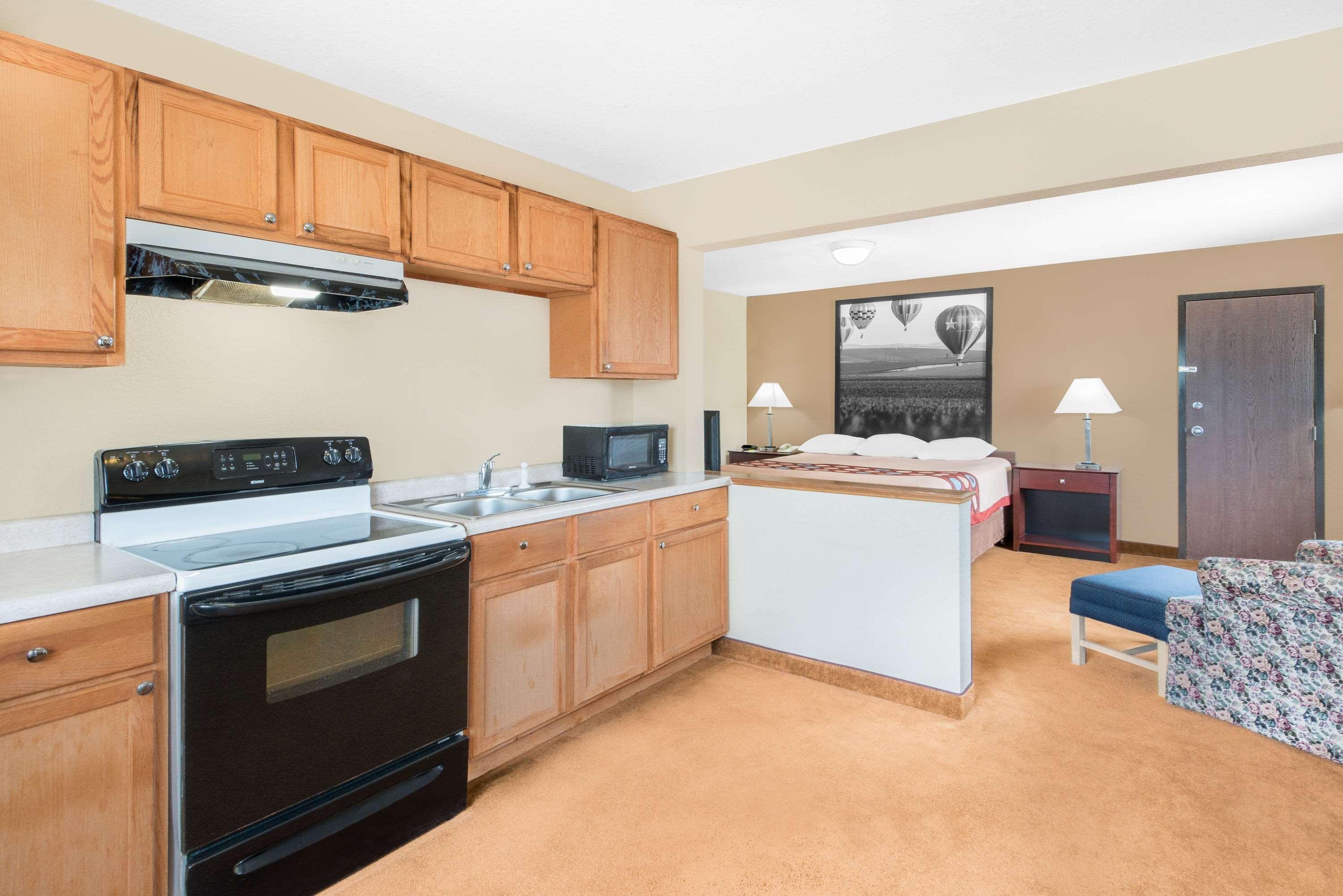 Super 8 By Wyndham Marshalltown Exterior foto